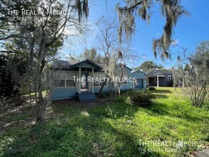 Building Photo - Available NOW! Charming 3-Bedroom Home in ...