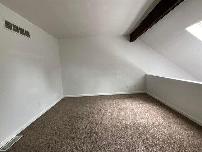 Building Photo - 435 Ponderosa Ave