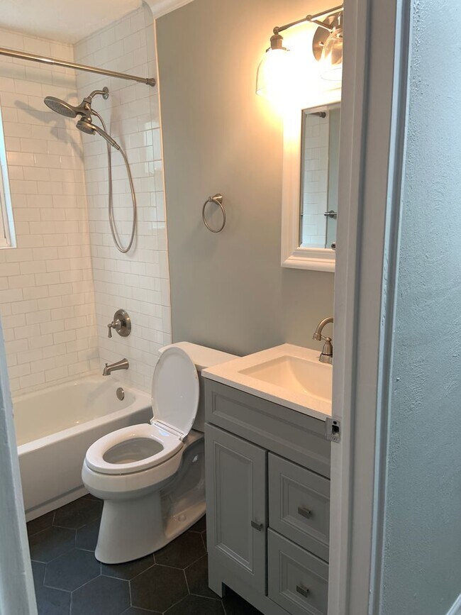 Building Photo - One level living! 3 bed 1 bath rancher in Glen Burnie.