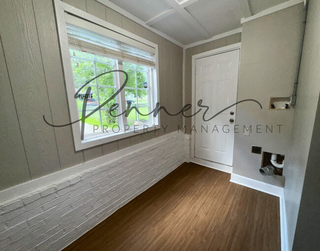 Building Photo - 503-A SE FLORENCE AVE