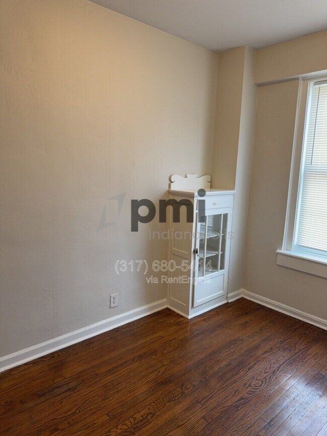 Building Photo - 1 W 28th St