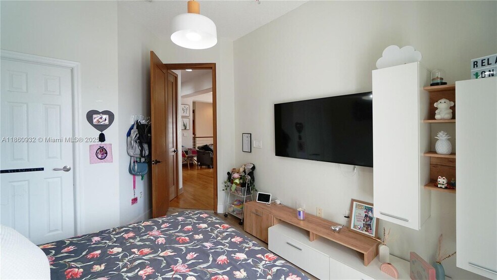 Building Photo - 7031 NW 113th Ct