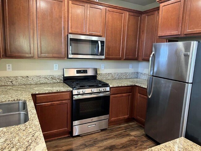 Building Photo - Modern 3 Bedroom 2 Bath 2 Story Vacaville Pets OK *Star Rentals