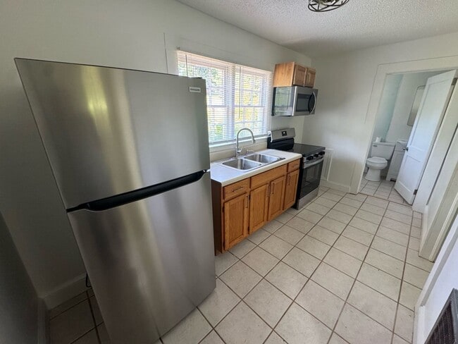 Building Photo - Charming 1-Bedroom Apartment in Elizabethton, TN