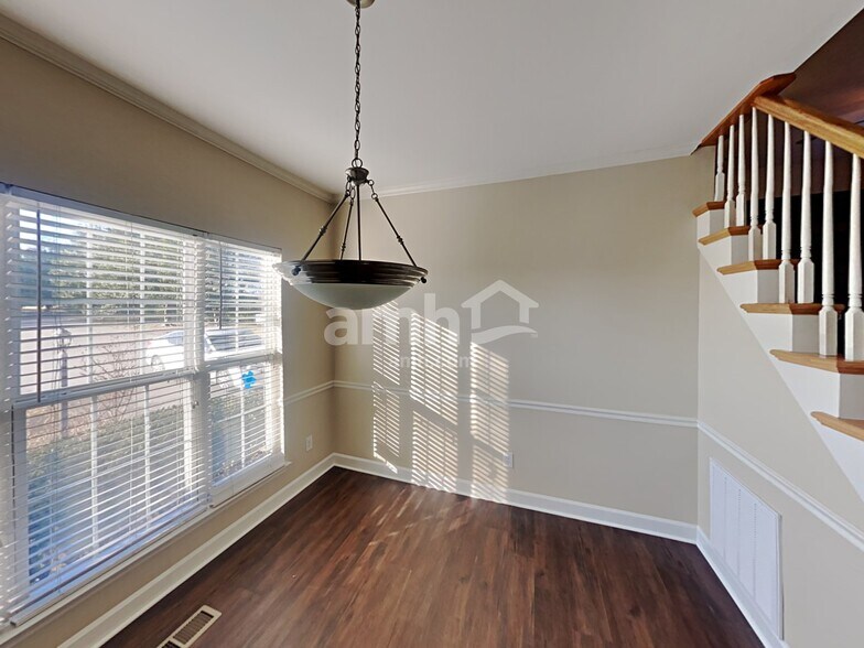 Building Photo - 2953 Beckwith Rd