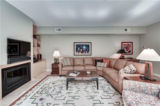 Building Photo - Luxury Living: De Saligny Condo - prestigi...