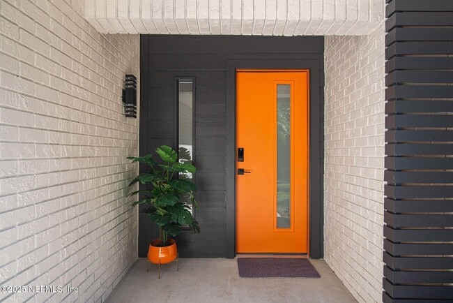 Building Photo - 77 Sanchez Dr E