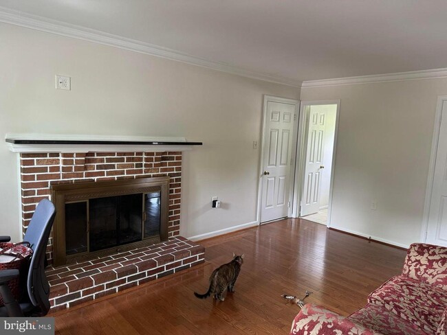 Building Photo - 12461 Hedges Run Dr