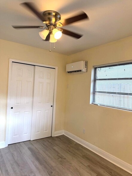Back bedroom with separate entrance & AC - 17 W Winter Park St