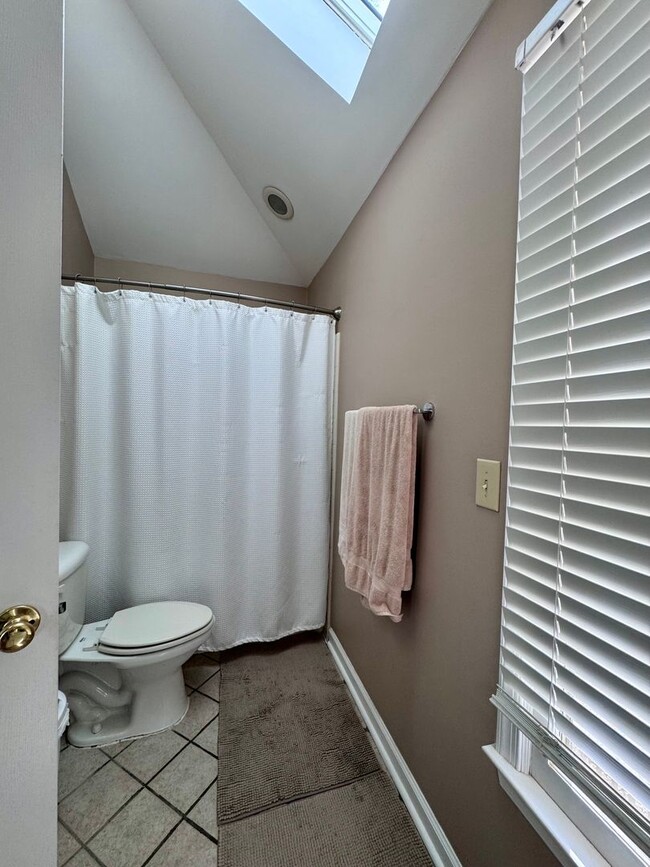 Building Photo - Charming 3-Bed, 2.5-Bath Home in Sought-Af...