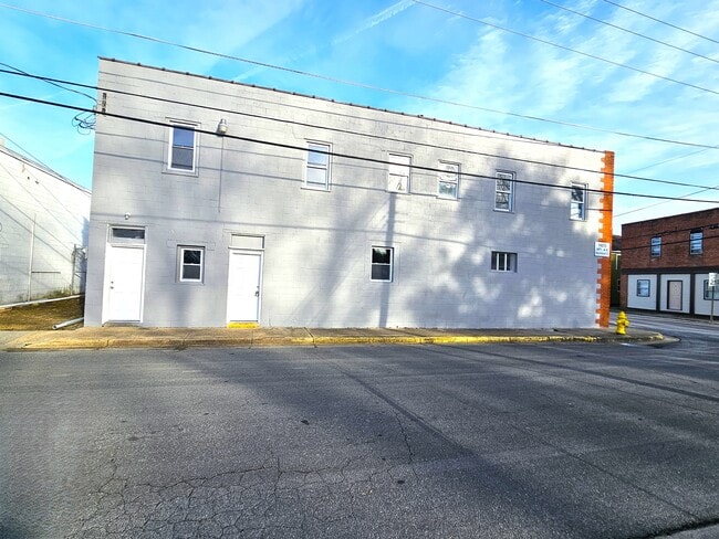 Building Photo - 11675 Beechwood St