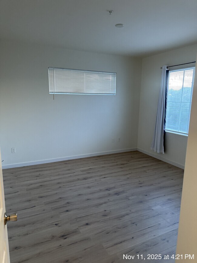Building Photo - 7143 S Durango Dr