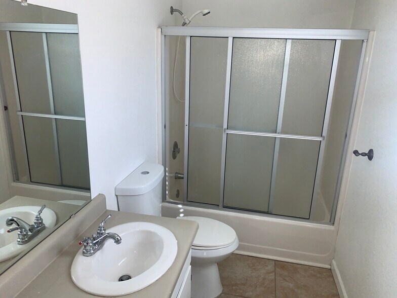 Building Photo - 2008 Mesquite Ln