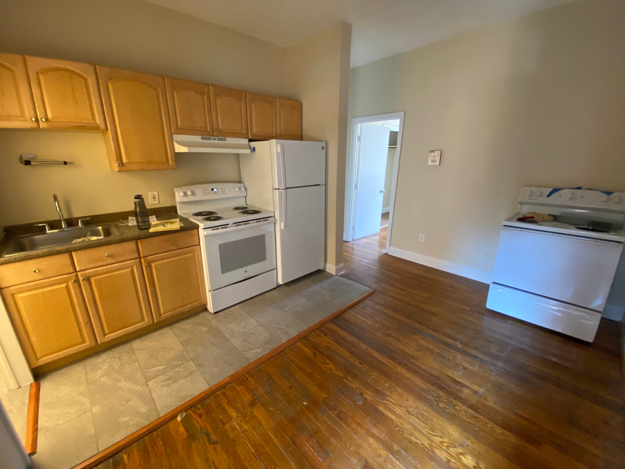 Building Photo - 884 Huntington Ave