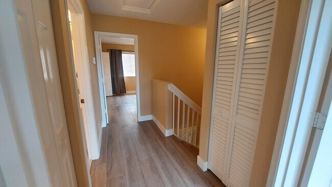 Building Photo - 4718 SW 13th Ct