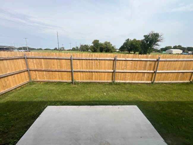 Building Photo - Modern 2 Bed, 2 Bath Home in Blackwell