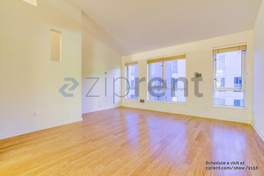 Building Photo - Unit 35