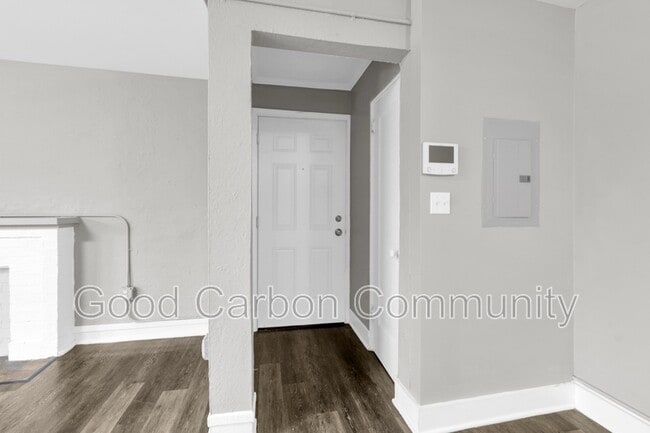 Building Photo - 1015 Amherst St