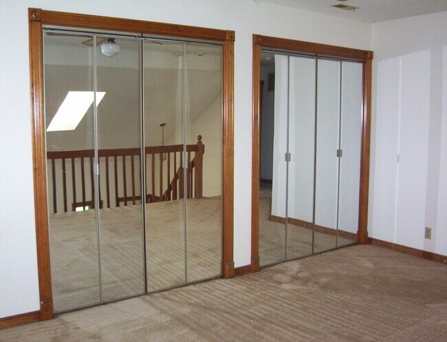 Building Photo - 4 bedroom house in northeast Springfield w...