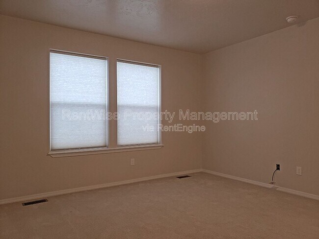 Building Photo - 8102 S Carpenter Ave