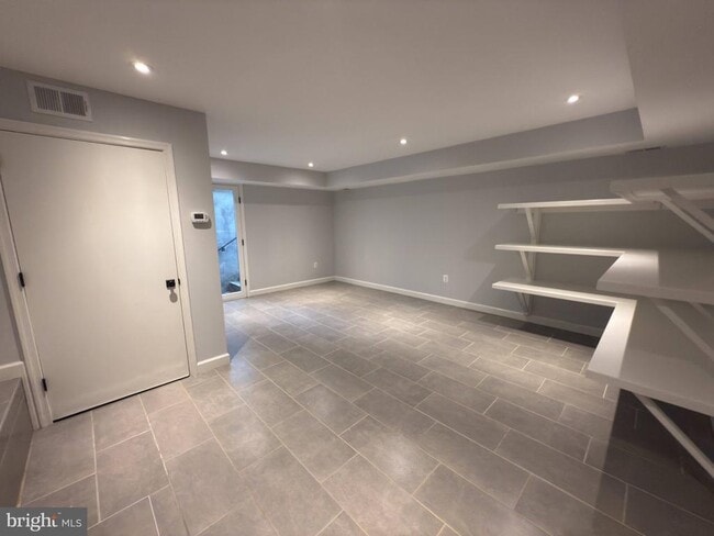 Building Photo - 807 Richmond Ave