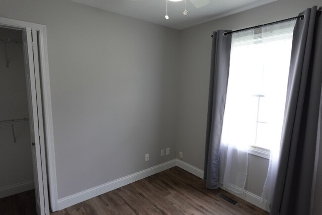Building Photo - 2211 W Jubilee Ln