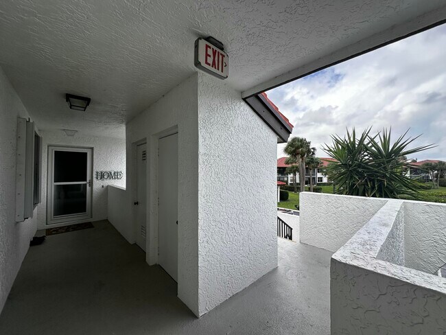 Building Photo - 6142 SE Landing Way