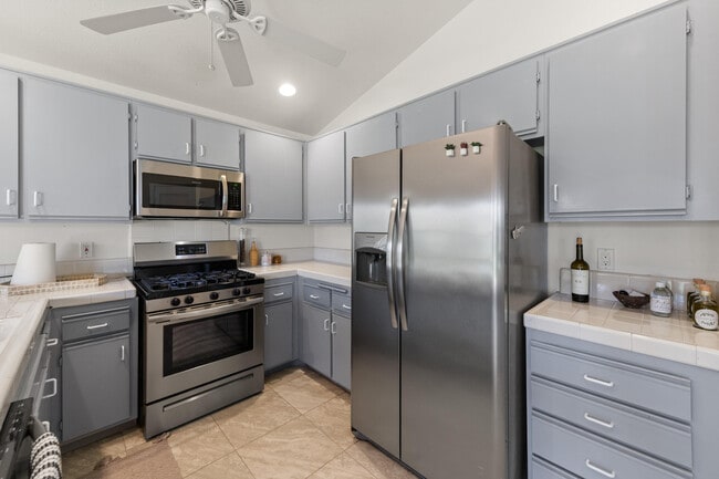 Building Photo - 42885 Scirocco Rd