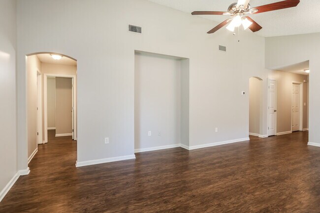 Building Photo - 4268 Hanging Moss Dr