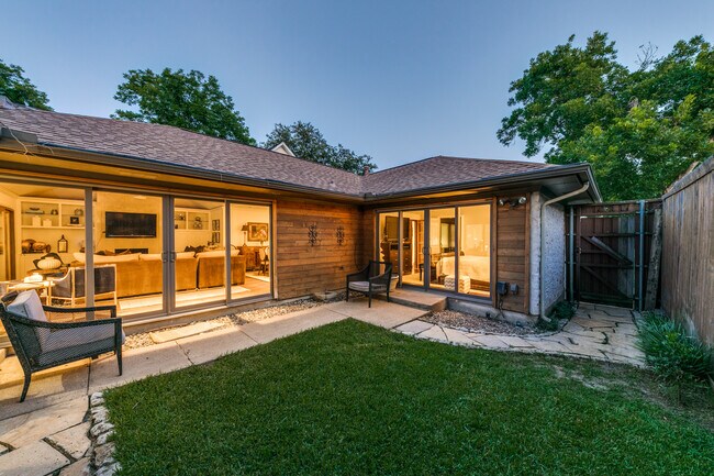 Building Photo - 5819 Belmont Ave