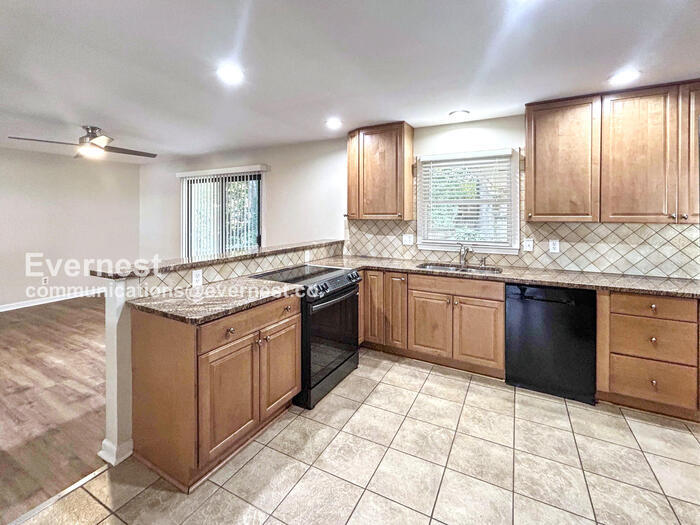 Building Photo - 1133 Wonder Ln