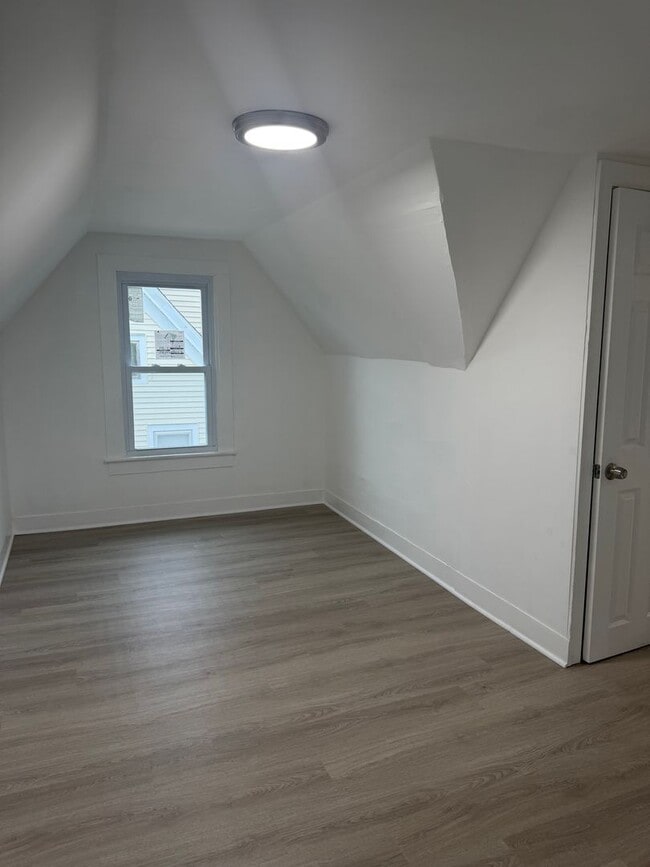 Building Photo - Newly Renovated Move-In Ready 4 Bed, 1.5 Bath Home in Millville