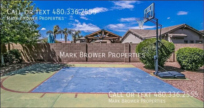 Building Photo - 1273 E Vermont Dr