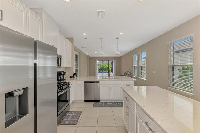 Building Photo - 6310 Grandview Hill Ct