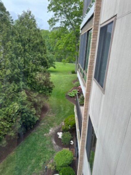 Building Photo - 227 Canal Park Dr