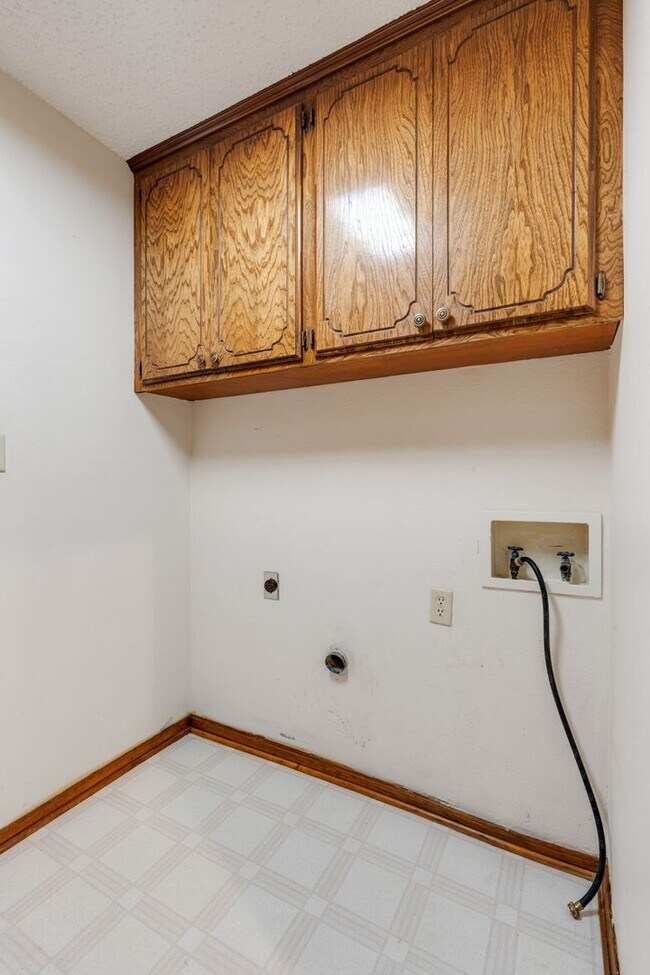 Building Photo - Well-Kept Home in Crosby Park Estates
