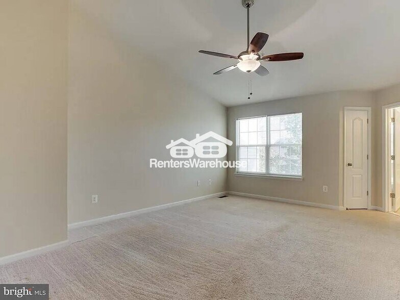 Building Photo - 7427 Macon Dr