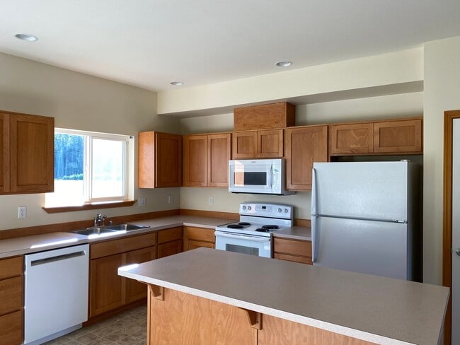 Building Photo - 18419 - W-S Properties, LLC