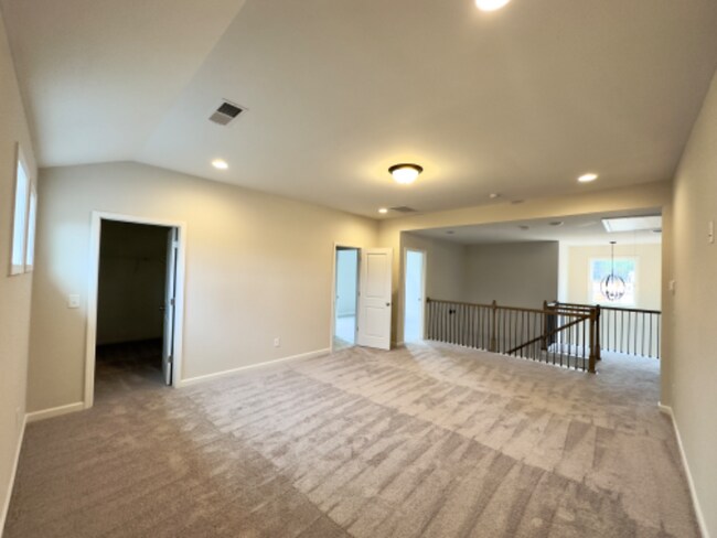 Building Photo - 664 Tiger Trl