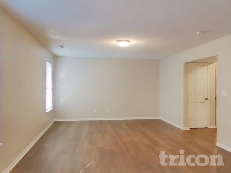 Building Photo - 9225 Dry Creek Dr