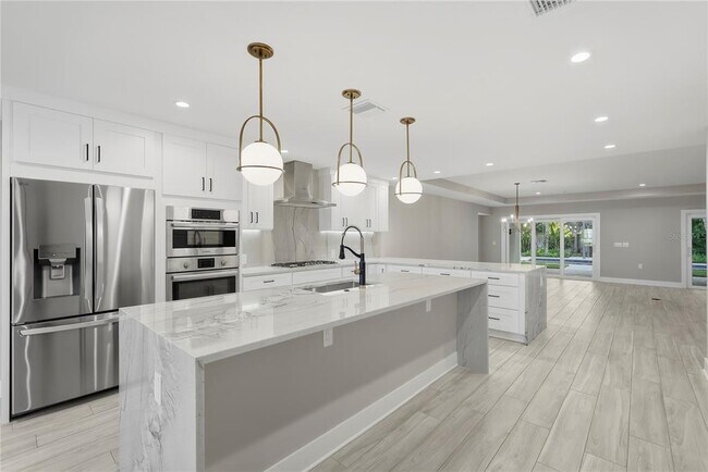 Building Photo - 845 Snell Isle Blvd NE