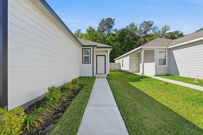 Building Photo - 16994 Pandora Wy