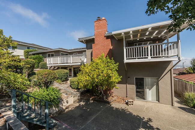 Building Photo - Updated 4 Bed / 2.5 Ba Home in Millbrae Mi...
