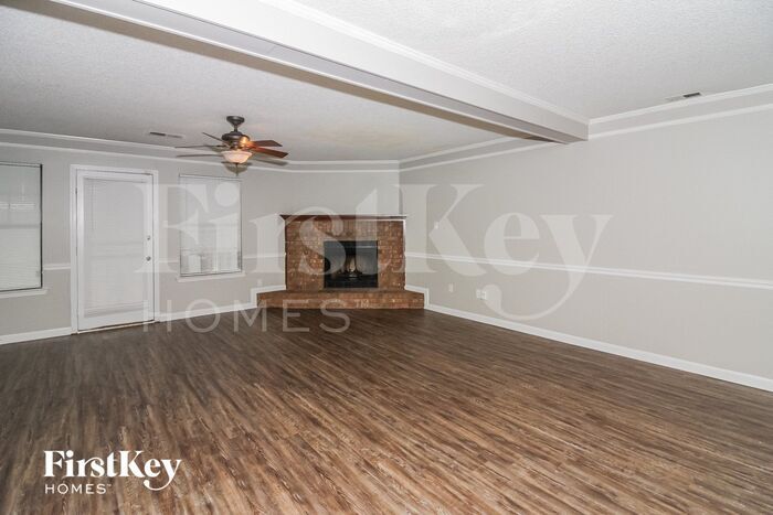 Building Photo - 5864 Ridgehill Dr