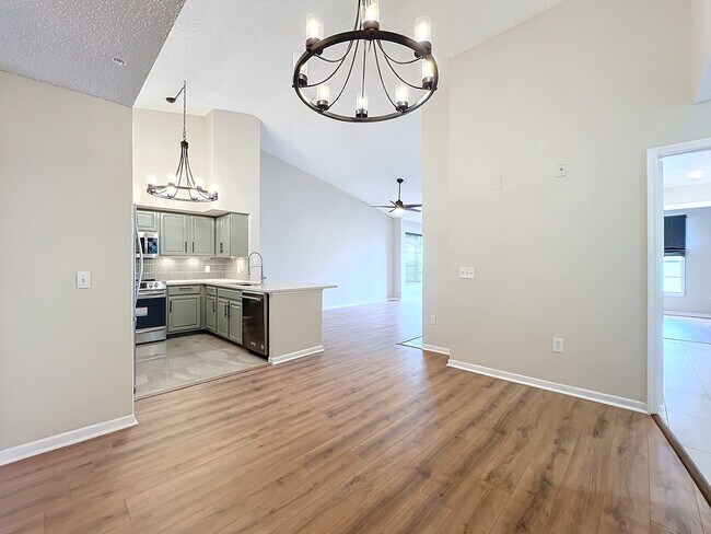 Building Photo - 13103 Mulberry Park Dr