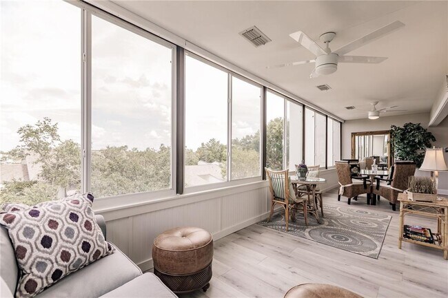 Building Photo - 1255 E Peppertree Dr