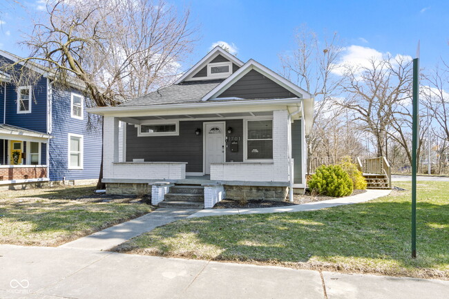 Primary Photo - 1701 Barth Ave