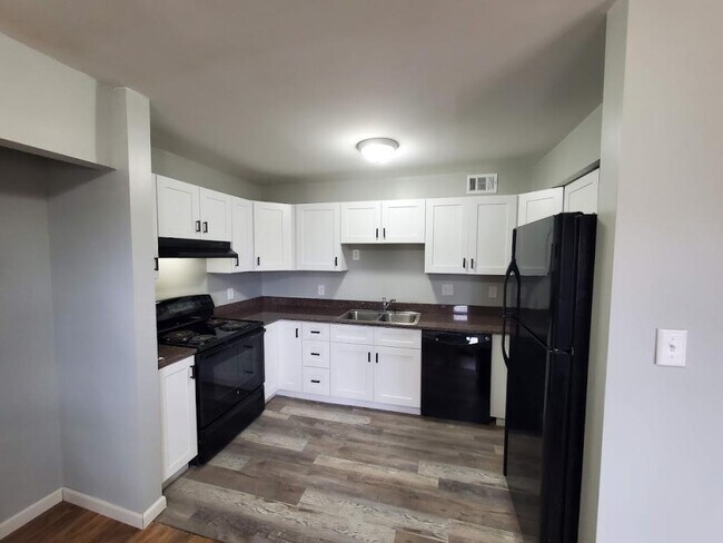 Building Photo - 9127-D Spyglass Place