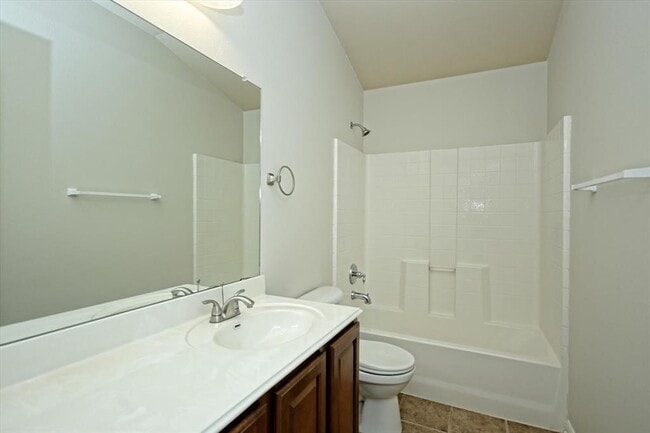 Building Photo - 401 King Eider Ln