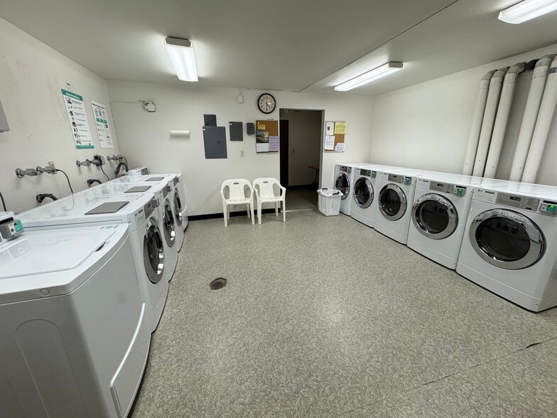 Building Photo - 7001 Sand Point Way NE